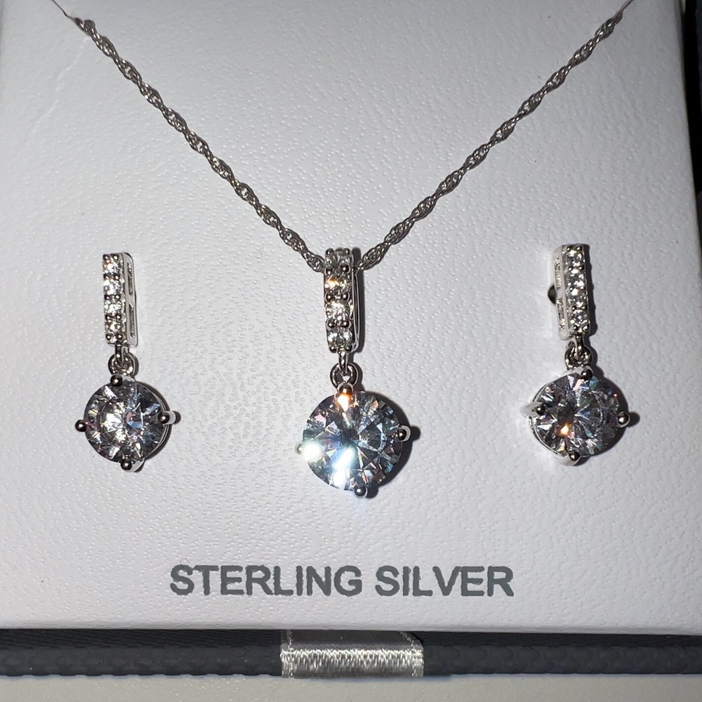 DiamonArt Sterling Silver Jewelry Set